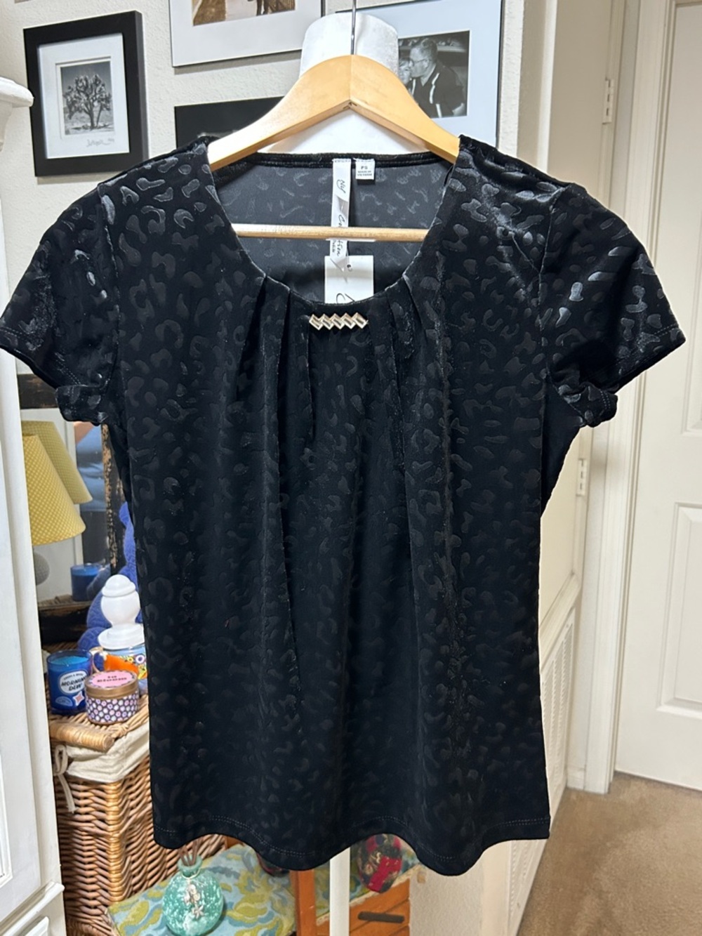 NY Collection Black Short-Sleeve Velvet Blouse size PS